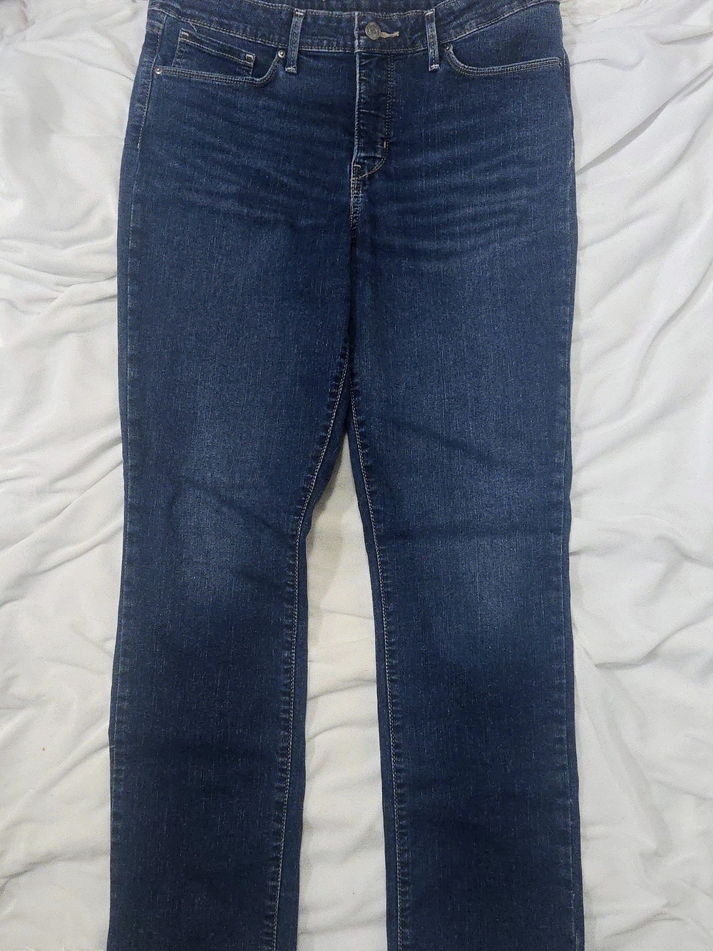 Signature by Levi Strauss Totally Shaping  Straight-Leg Jeans